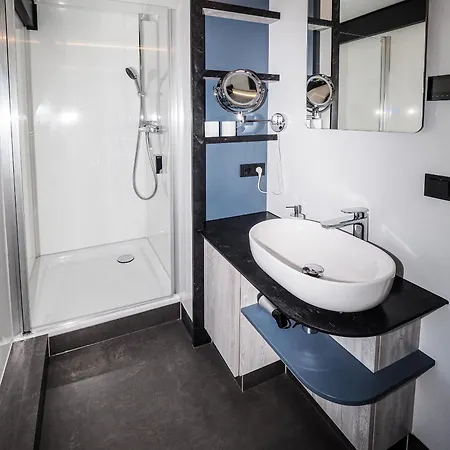 Hausboot Bei Passau * Windorf